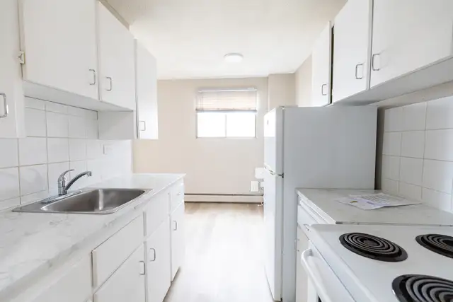Westbrook Mall Area Apartment For Rent | Westbrook Manor Apartme in Long Term Rentals in Calgary - Image 9
