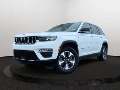 This Jeep Grand Cherokee is equipped with: Remote Start, 2.0L I4 DOHC, 4WD, 10 Speakers, Capri Leath...