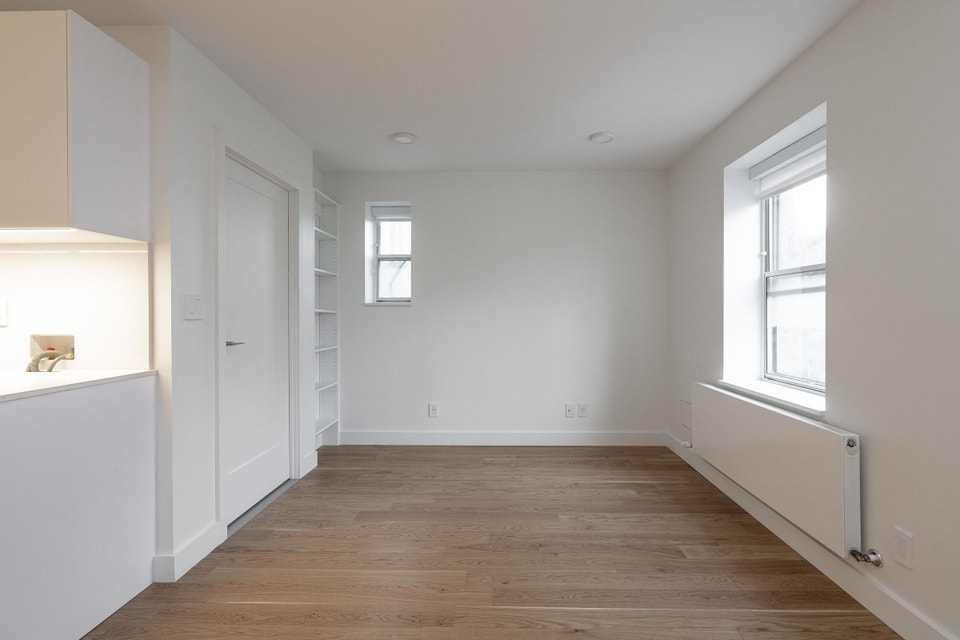 Bachelor suite, Dowling and King Street - ID 3511 5