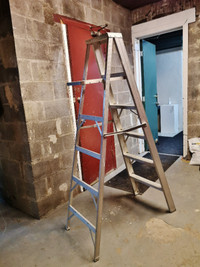 aluminium ladder 6ft / échelle 6 pi