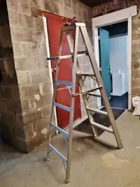 aluminium ladder 6ft / échelle 6 pi