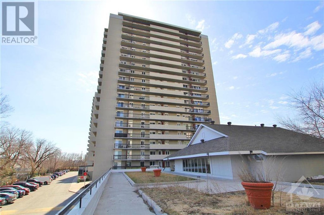 158B MCARTHUR AVENUE UNIT#1808 Ottawa, Ontario in Condos for Sale in Ottawa