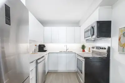 Spacious Newly Renovated Suites! Call Hazelview Today!