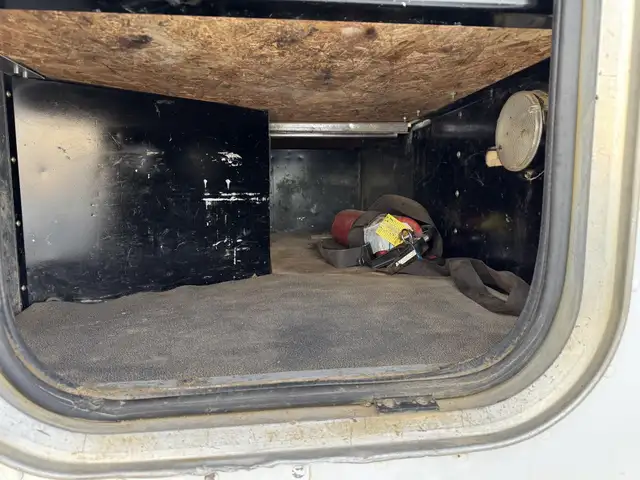 2005 PETERBILT 378 in Heavy Trucks in Saskatoon - Image 32