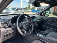 Command the road with this stunning 2024 Honda Ridgeline Black Edition Crew Cab Pickup. This Certifi... (image 8)