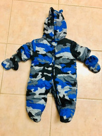 Baby Snow Suit Size:0-3 months
