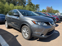 Low Mileage, Sunroof, Aluminum Wheels, Heated Seats, Apple CarPlay, Android Auto! This stylish Nissa... (image 1)