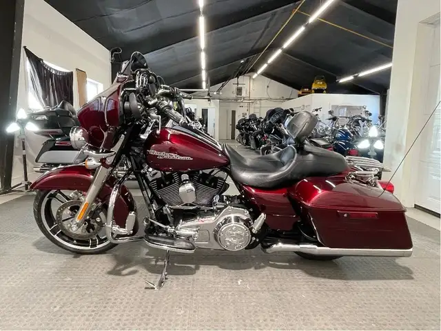 2014 Harley-Davidson Street Glide Special CANADIAN HARLEY/RINEHA in Sport Touring in North Bay - Image 4