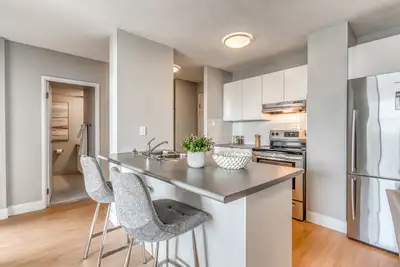 Capilano Tower - 2 Bedroom, 1 Bathroom Apartment for Rent
