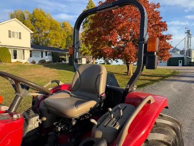 2011 CASE Farmall 45 45hp Tractor/Loader , Low Hrs Nice !! in Farming Equipment in Ottawa - Image 12
