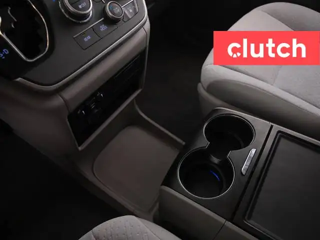 2020 Toyota Sienna LE 8-Passenger in Cars & Trucks in City of Toronto - Image 41