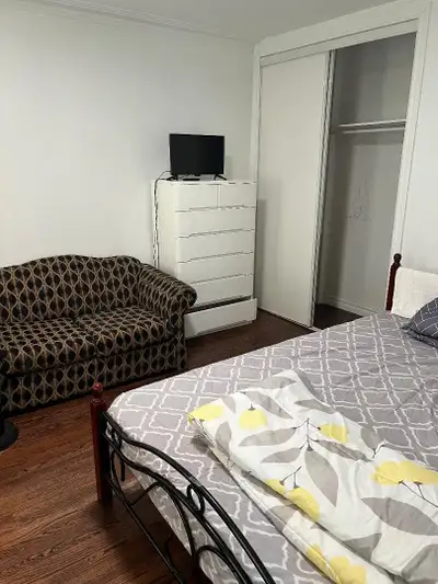 Very gorgeous and fully furnished room on the main floor of a Bungalow house in Scarborough will be...
