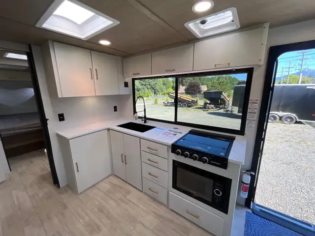 2026 Forest River VIBE in Travel Trailers & Campers in Terrace - Image 12