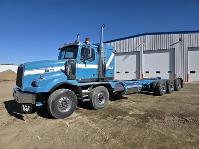 2005 Western Star 4900 10x6 Twin Steer Cab and Chassis Truck Comes with a Caterpillar C15 diesel eng...