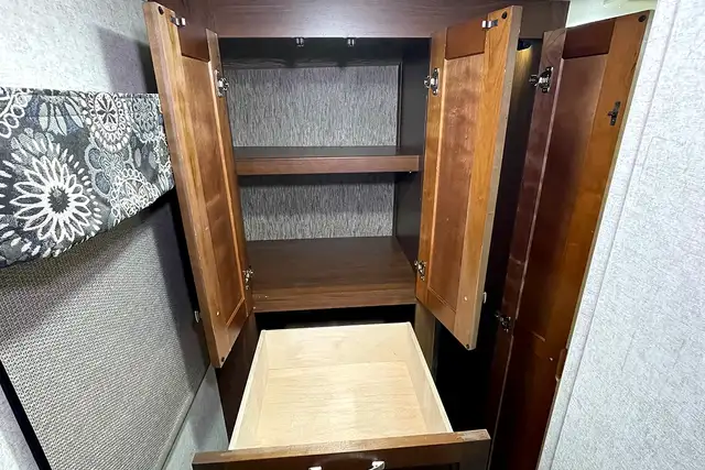 2019 Forest River Sunseeker 2420MS – Pre-Owned Class C Motorhome in RVs & Motorhomes in Red Deer - Image 41