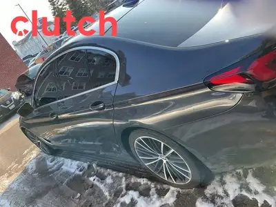 NO ACCIDENTS / CLEAN CARFAX / Brake Assist, Power Tailgate/Hatch, Auto Dimming Rearview Mirror and m...