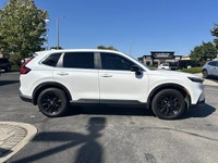 Command every journey in the 2024 Honda CR-V Hybrid EX-L, a stunning Sport Utility finished in prist... (image 3)