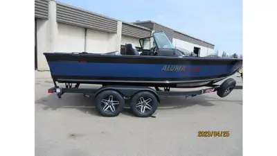 New 20.5' Alumacraft Competitor 205 Sport, 200 HP Mercury, Tandem trailer, covers, GPS, Factory Warr...