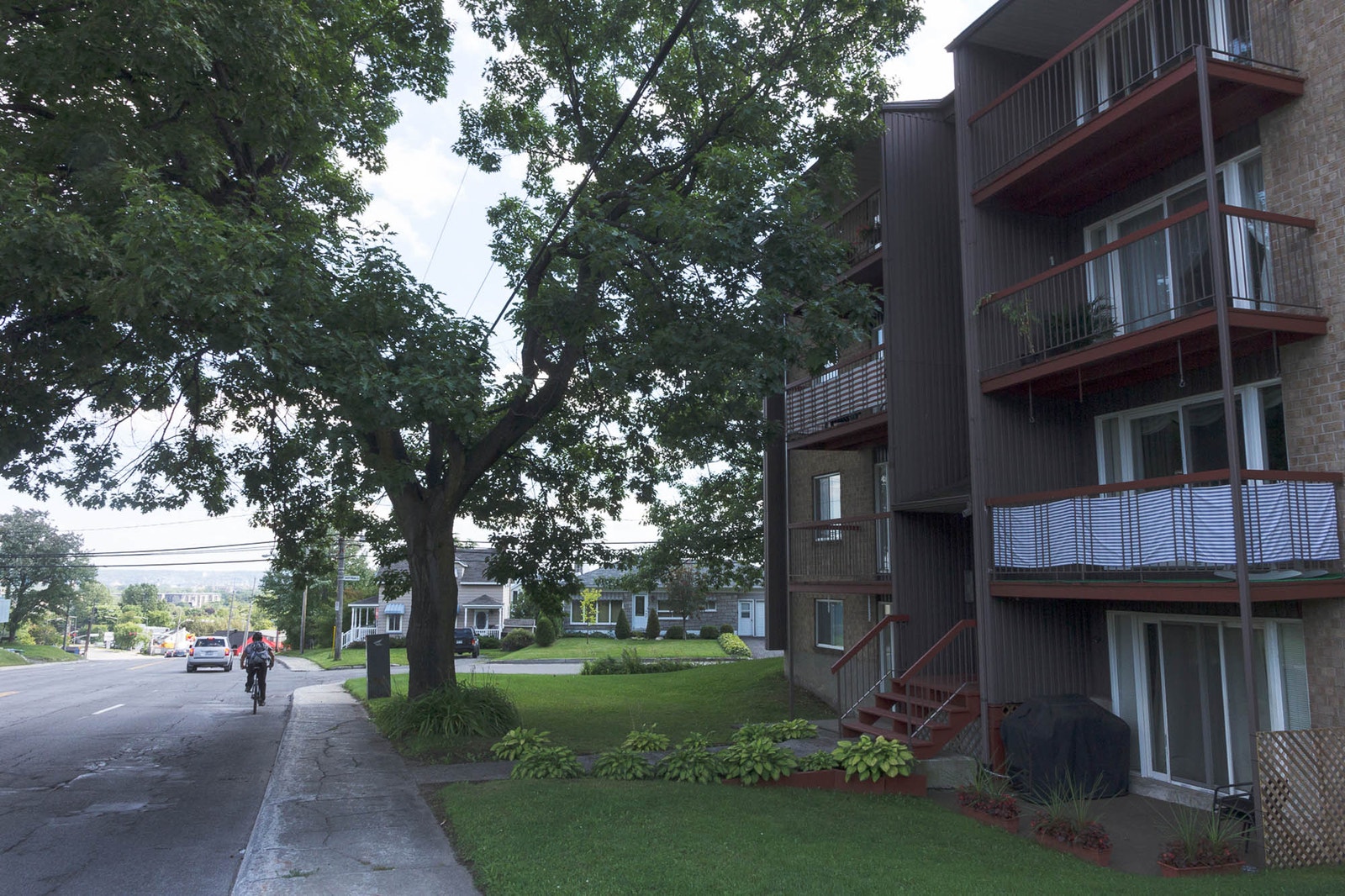 6025 à 6155 boulevard Henri-Bourassa — photo 3