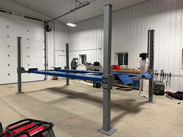 Brand New Heavy Duty 9,000lbs 4 Post Car Hoist *Sale*