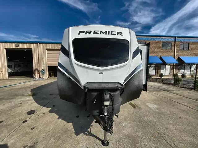 2023 KEYSTONE PREMIER ULTRALIGHT 25FKPR (FINANCING AVAILABLE) in Travel Trailers & Campers in Cambridge - Image 4