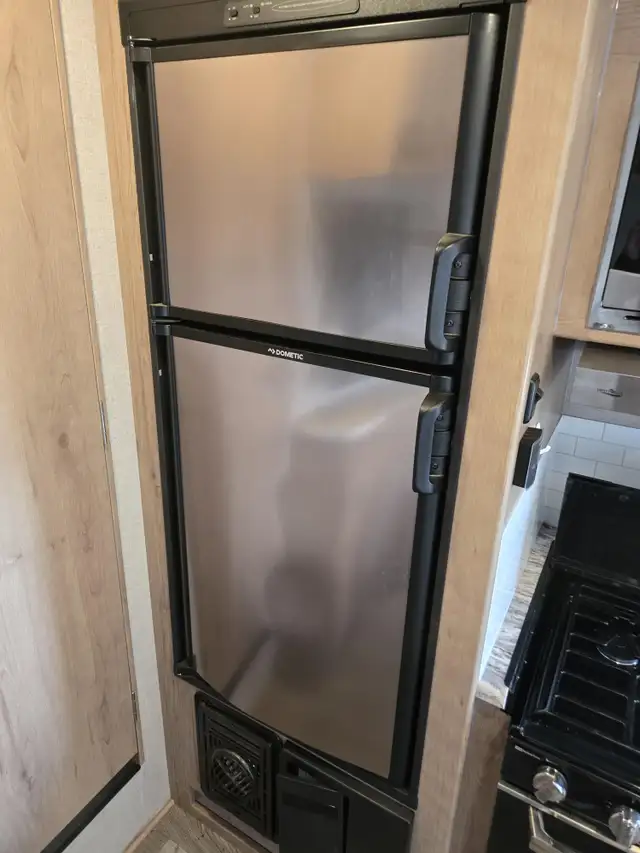 2020 Winnebago MICRO MINNIE 2405 RL in Travel Trailers & Campers in St. Albert - Image 12