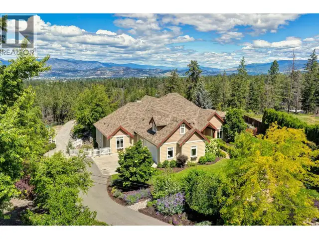 3672 Luxmoore Road Kelowna, British Columbia in Houses for Sale in Penticton - Image 4