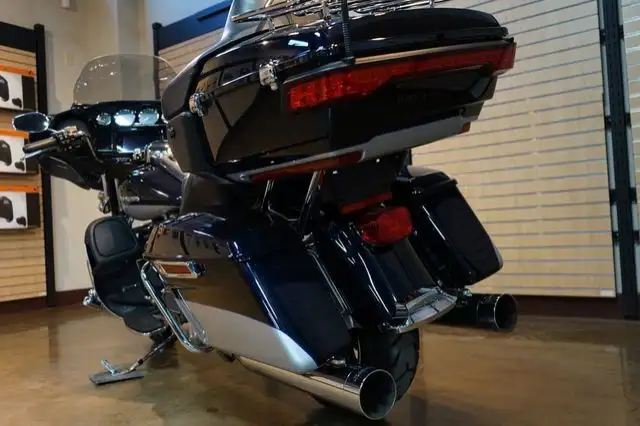 2019 Harley-Davidson FLHTK - Ultra Limited in Sport Touring in Lethbridge - Image 12