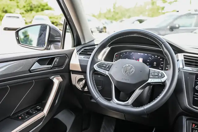 2023 Volkswagen Tiguan Comfortline | Toit pano | Apple Carplay | in Cars & Trucks in Longueuil / South Shore - Image 20