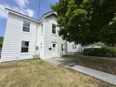Suite Amenities Fridge Stove Washer in suite Dryer in suite Large and full of natural light, this sp...