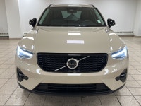 Tired of SUVs that promise modern tech but still have you fumbling with your phone at every red ligh... (image 7)