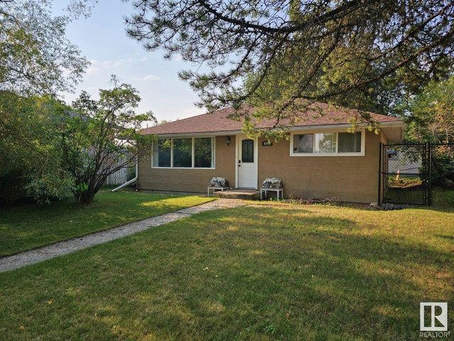 4847 54 AV Drayton Valley, Alberta in Houses for Sale in St. Albert