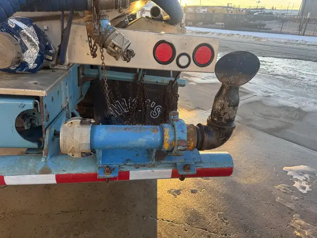 2003 WESTERN STAR 4900 in Heavy Trucks in Saskatoon - Image 30