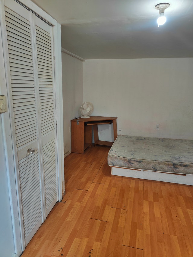 room metro prefontaine all included in Room Rentals & Roommates — photo 2
