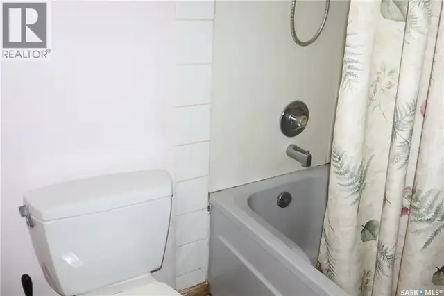 228 7th AVENUE E Gravelbourg, Saskatchewan in Houses for Sale in Moose Jaw - Image 31