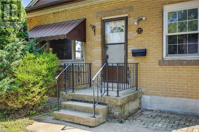 111 LELAND STREET Hamilton (Ainslie Wood), Ontario in Houses for Sale in Hamilton - Image 3
