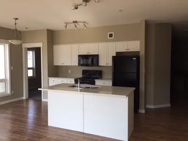 Large 2 bedroom, 2 bathroom - Near Grant MacEwan