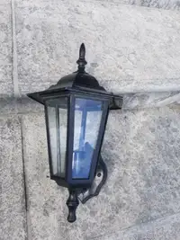 Outdoor Black Wall Lantern Light Lamp *JUST ONE AVAILABLE*