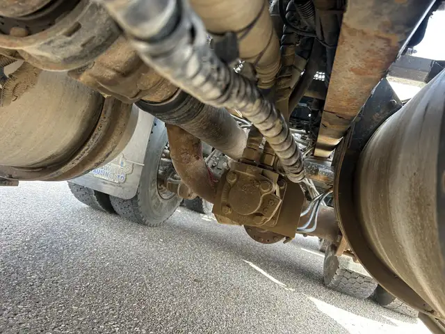 2015 KENWORTH T800 in Heavy Trucks in Saskatoon - Image 30