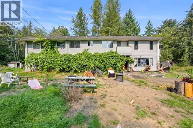 2180 SCHULZ Rd Black Creek, British Columbia in Houses for Sale in Comox / Courtenay / Cumberland - Image 4