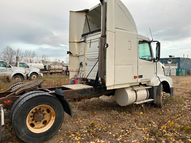 2007 Volvo Single Axle Tractor in Heavy Trucks in Red Deer