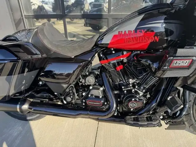 2025 Harley-Davidson FLTRXSTSE - CVO Road Glide ST in Sport Touring in Saskatoon - Image 11