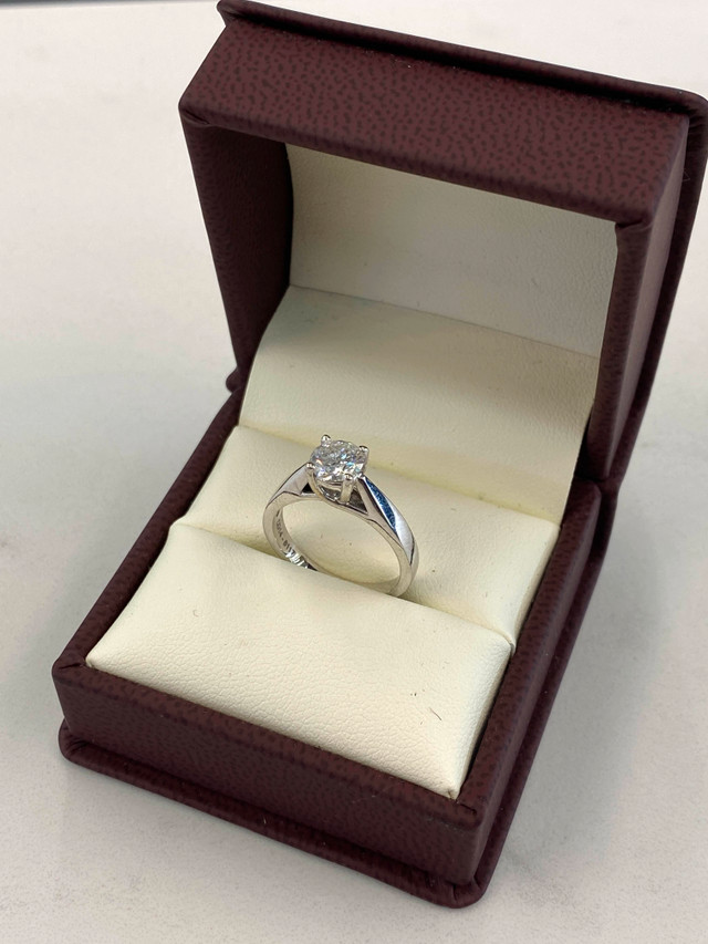 Beautiful 14K White Gold 0.76CT Diamond Solitaire Ring in Jewellery & Watches in City of Toronto - Image 2