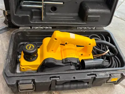 Dewalt Corded Thickness Planer in Case (Model: D26677 ) $ 125+tax Item #65784 ***ALL ITEMS SOLD HAVE...