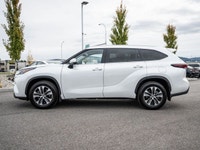 No Accidents - AWD - 3rd Row Seating - SofTex Leather - Sunroof The 2024 Toyota Highlander XLE is a... (image 5)