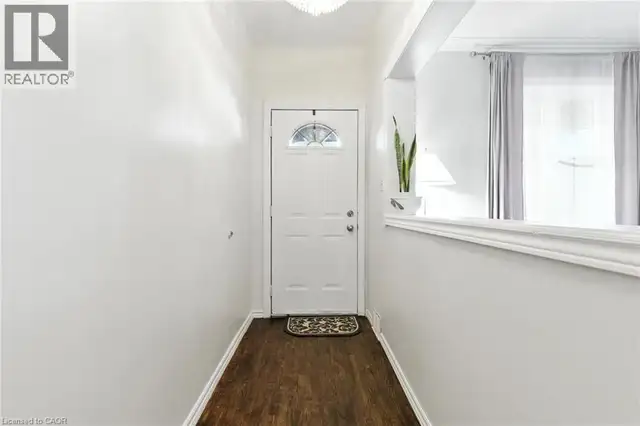 44 HOLTON Avenue N Hamilton, Ontario in Houses for Sale in Hamilton - Image 5
