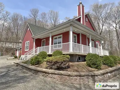Bienvenue au 135, rue de Bouchette à Cantley! Cette charmante maison de plain-pied au style champêtr...