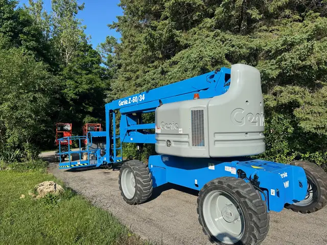 2014 Genie Z60 Diesel Articulating Boom Fully Serviced in Heavy Equipment in Hamilton - Image 4