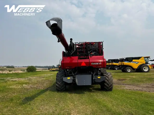 2024 Case IH 9250 Combine in Farming Equipment in Fort St. John - Image 8