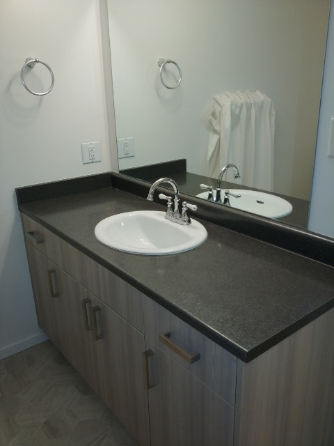 2 Bedroom Apartment for Rent - 3193 Barons Rd 4